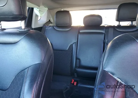 2020 Jeep Compass Latitude z USA, uszkodzony, nr VIN 3C4NJDBB7LT217982